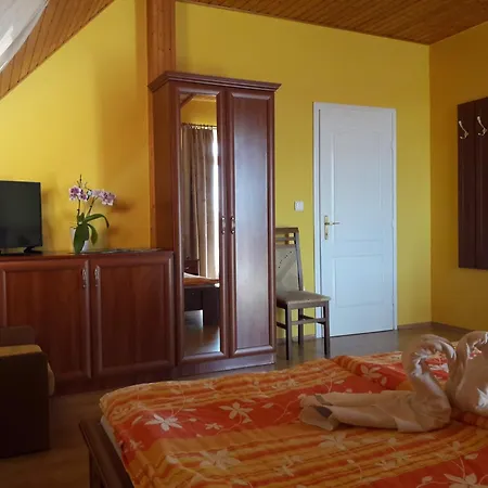 Napsugar Vendeghaz-apartman Vonyarcvashegy