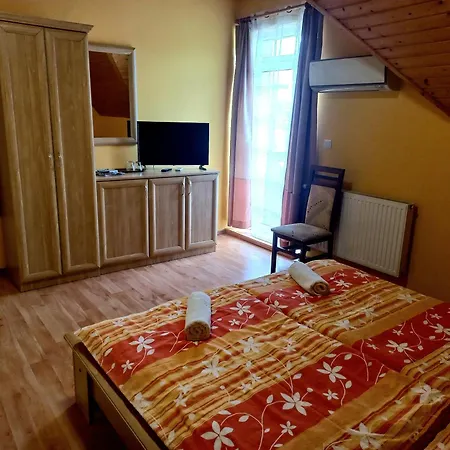 Napsugar Vendeghaz-apartman Pensiune Vonyarcvashegy