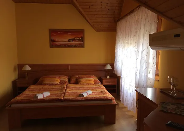 Vendégház Napsugár Vendégház-apartman Vonyarcvashegy