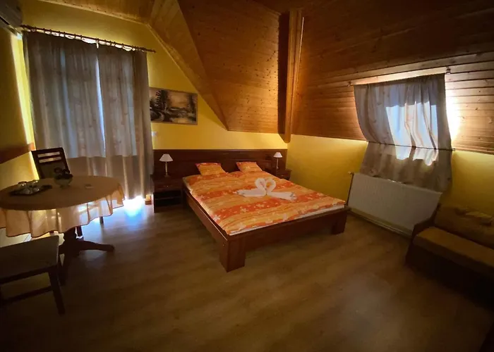 Napsugár Vendégház-apartman Vendégház 3*
