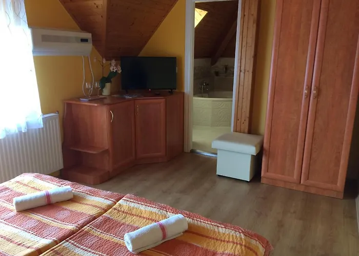 Napsugár Vendégház-apartman Vendégház