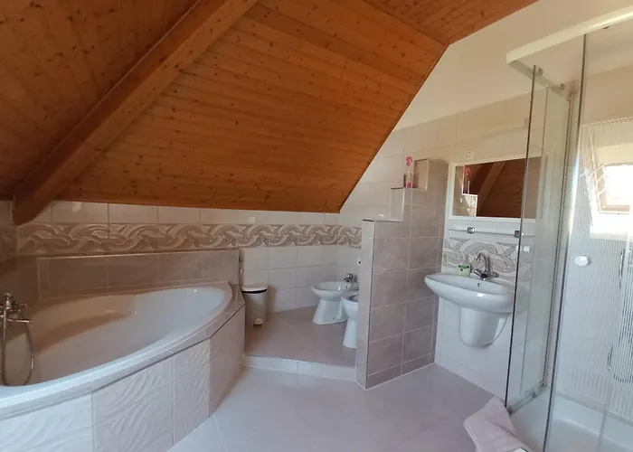 Napsugár Vendégház-apartman Vonyarcvashegy
